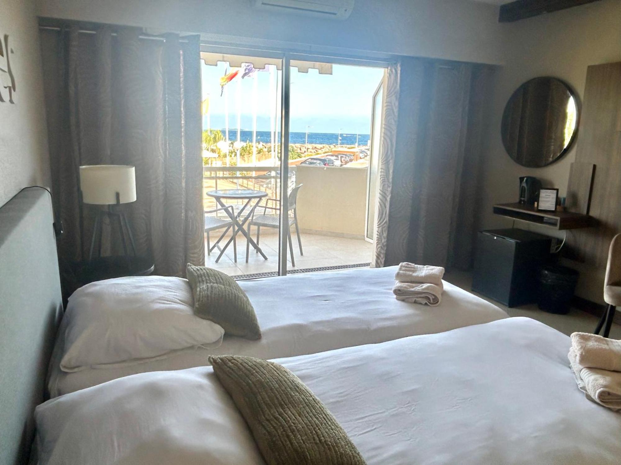 Riviera Beach Hotel ماندوليو لا نابول المظهر الخارجي الصورة